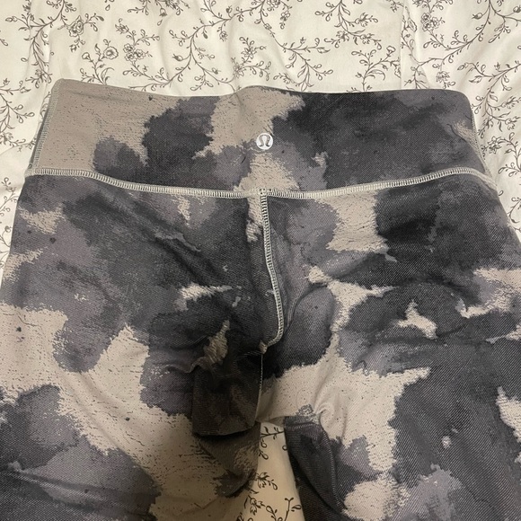 Lululemon Leggings - Watercolour print - Picture 3 of 3